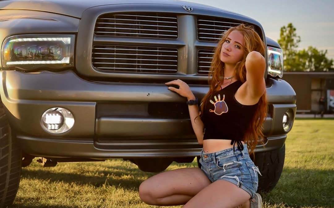Top TrueFanz Content Creators Who Are Worth Connecting With